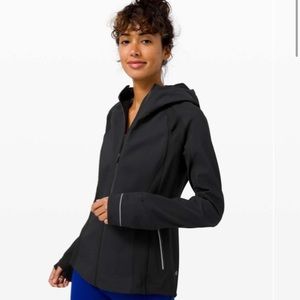 Lululemon - Cross Chill Jacket